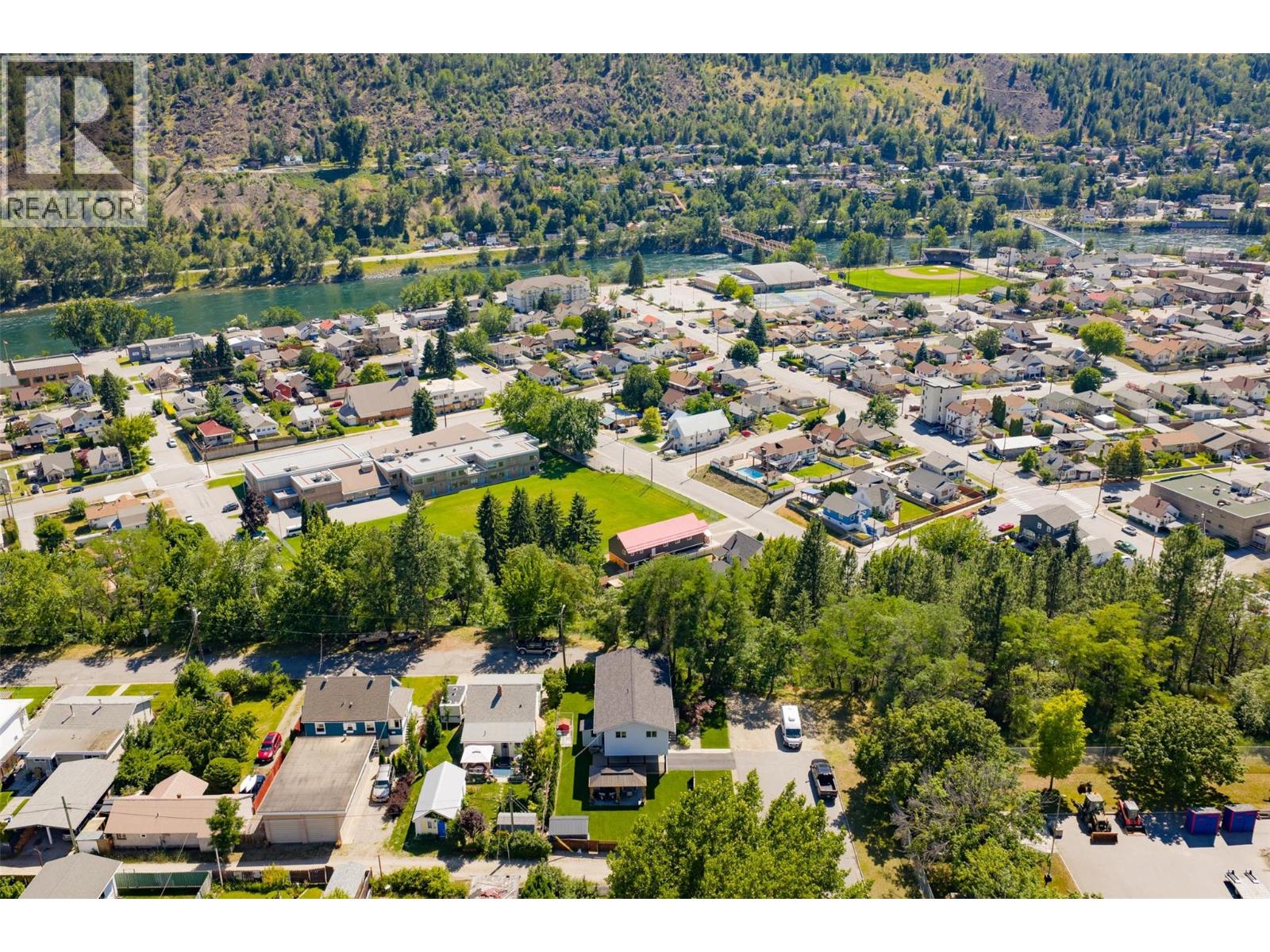 2007 Valleyview Drive, Trail