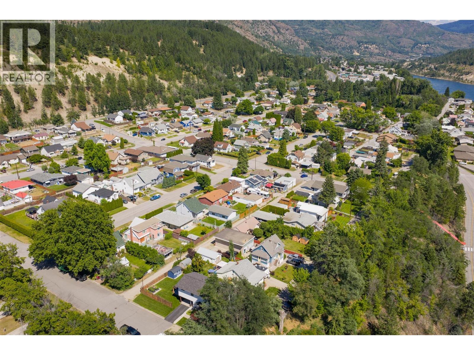 2007 Valleyview Drive, Trail