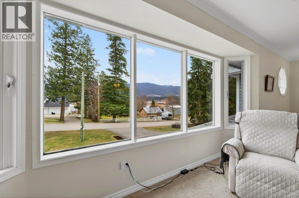 2090 14 Street SW, Salmon Arm