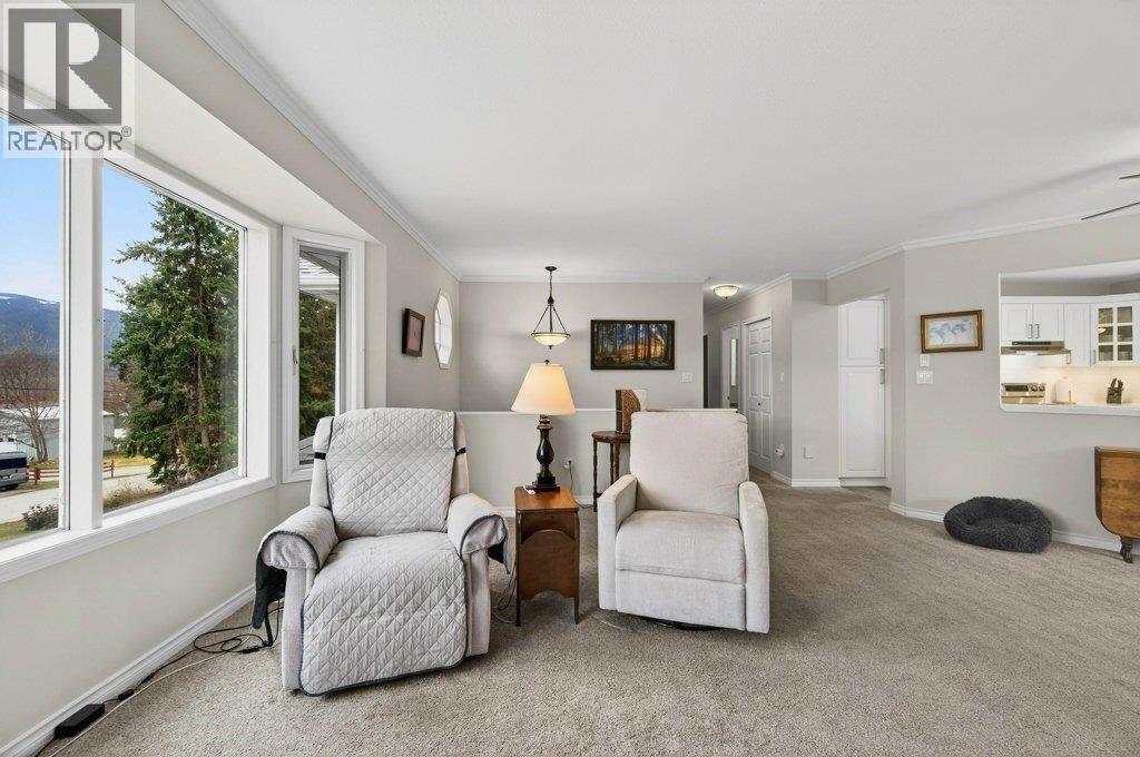 2090 14 Street SW, Salmon Arm