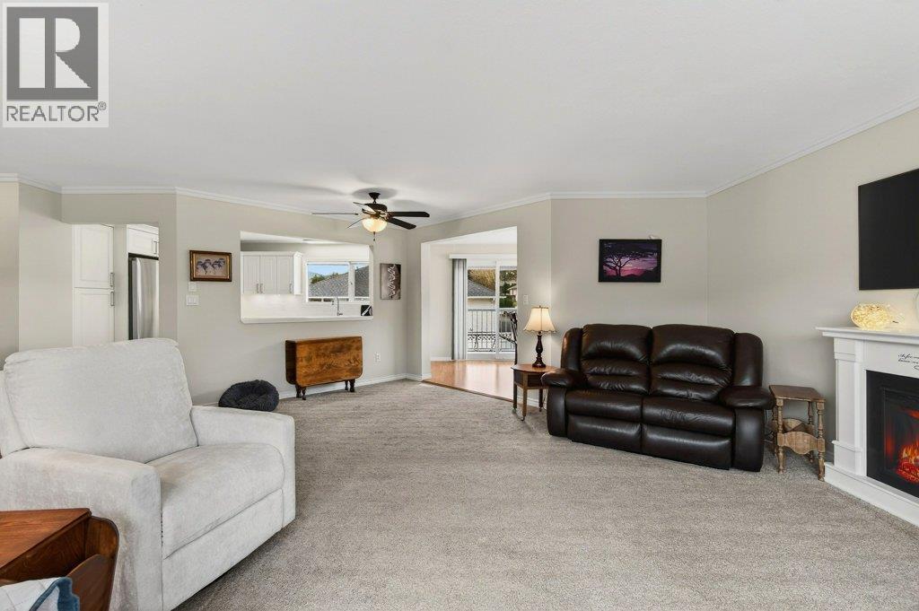 2090 14 Street SW, Salmon Arm