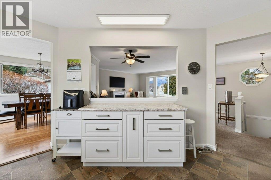 2090 14 Street SW, Salmon Arm