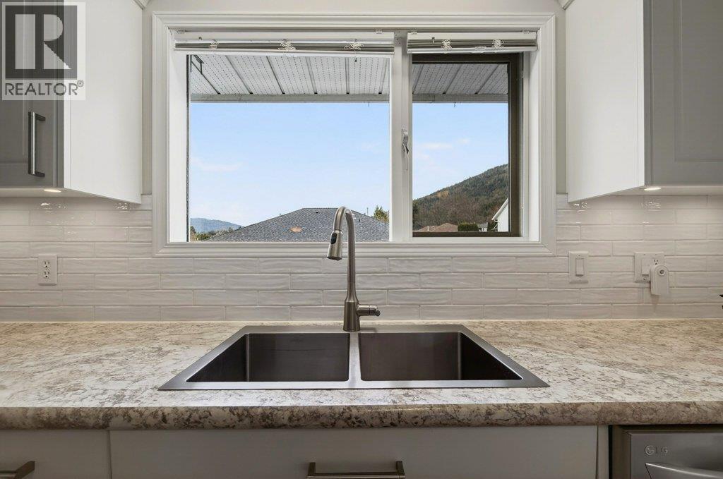 2090 14 Street SW, Salmon Arm