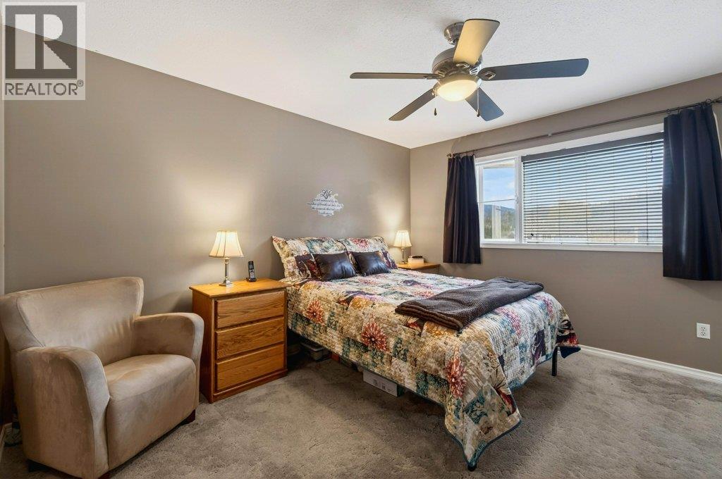 2090 14 Street SW, Salmon Arm