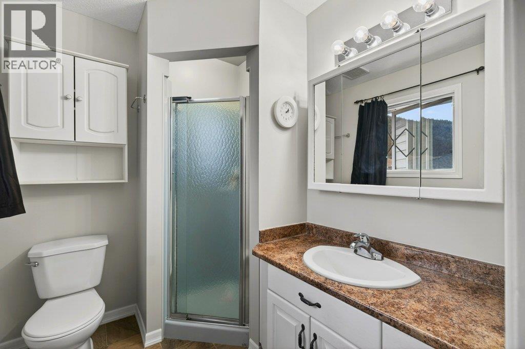 2090 14 Street SW, Salmon Arm