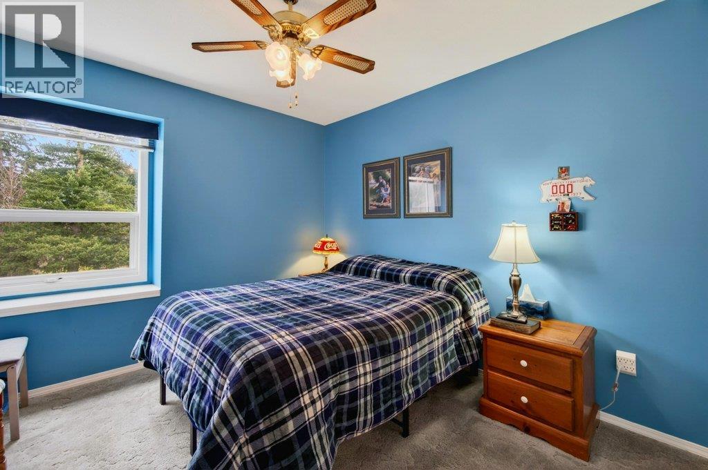 2090 14 Street SW, Salmon Arm