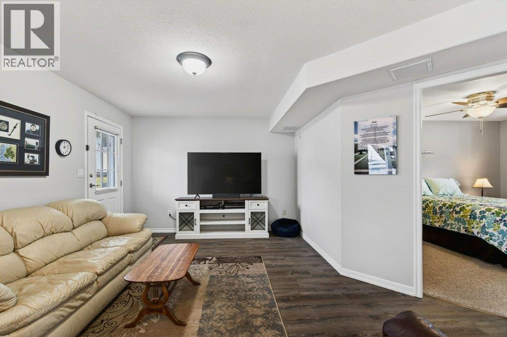 2090 14 Street SW, Salmon Arm