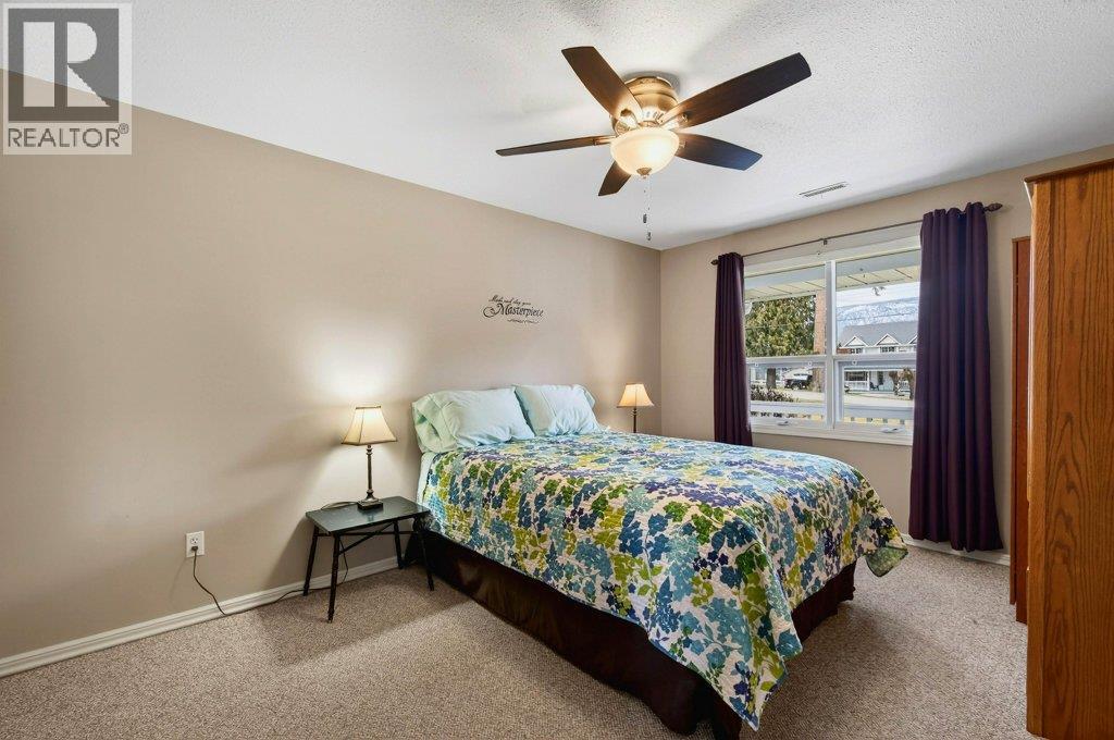 2090 14 Street SW, Salmon Arm