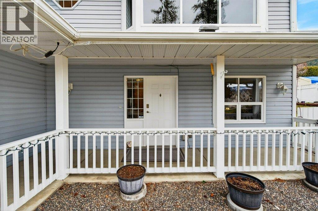 2090 14 Street SW, Salmon Arm