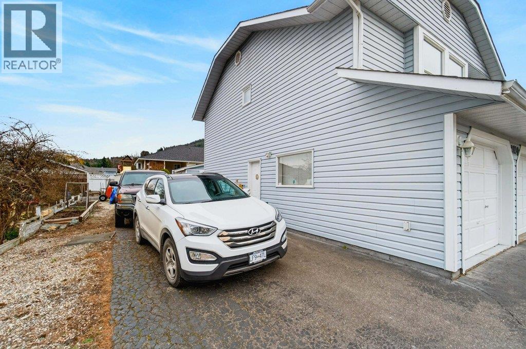 2090 14 Street SW, Salmon Arm