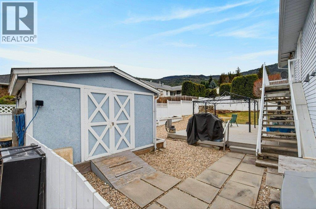 2090 14 Street SW, Salmon Arm