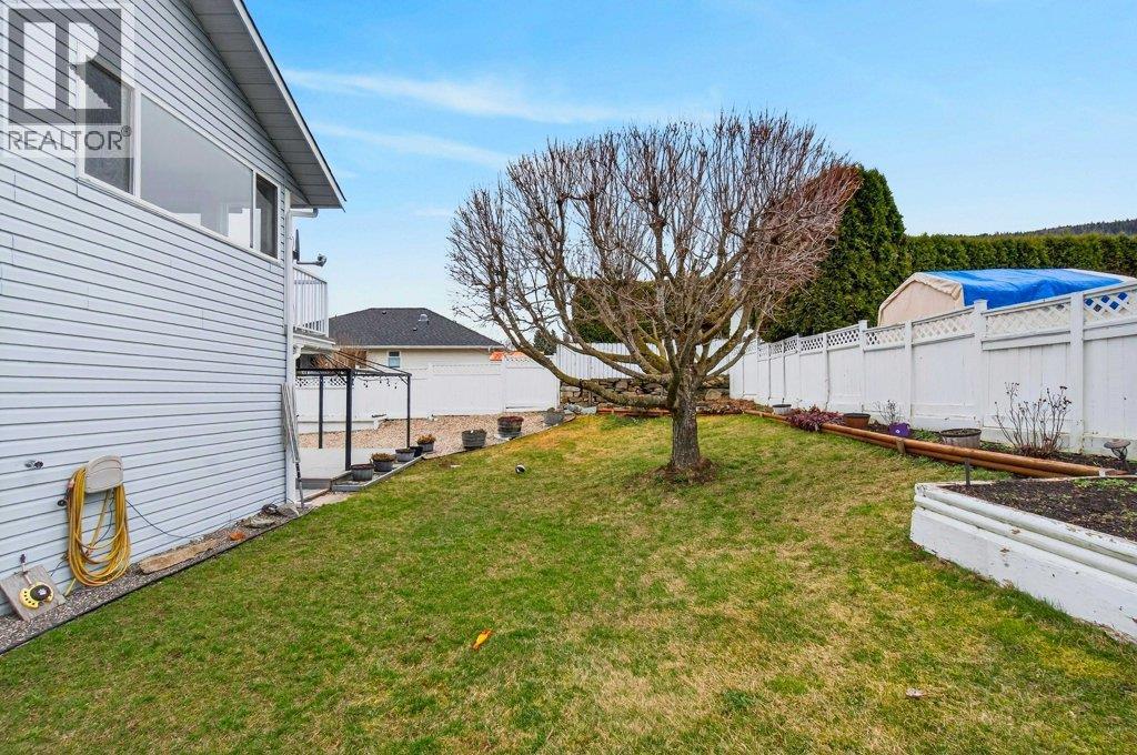 2090 14 Street SW, Salmon Arm