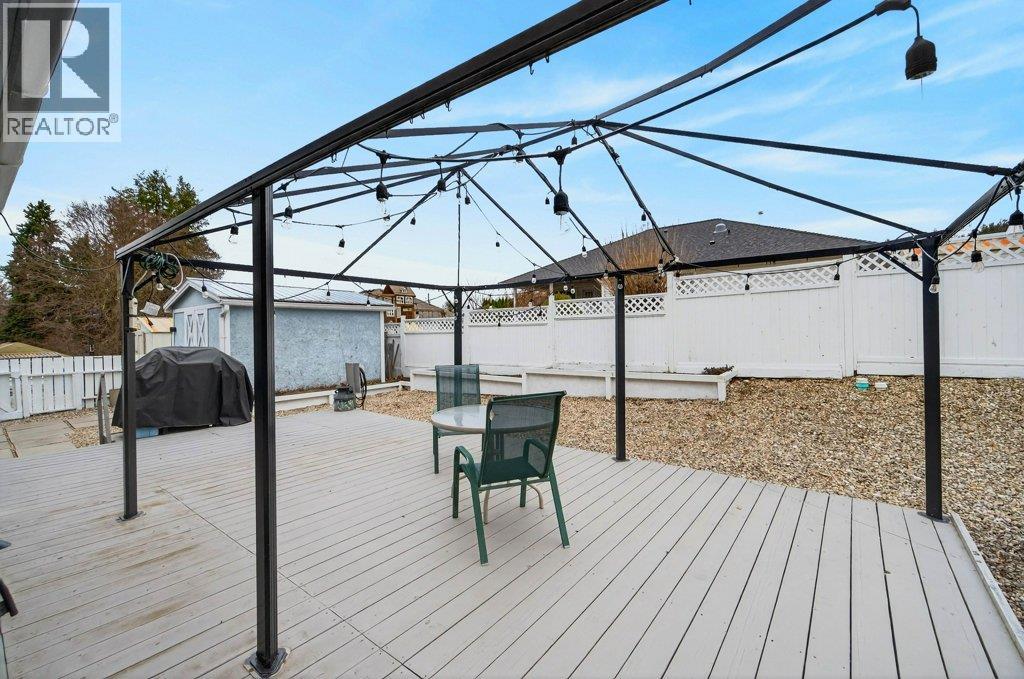 2090 14 Street SW, Salmon Arm