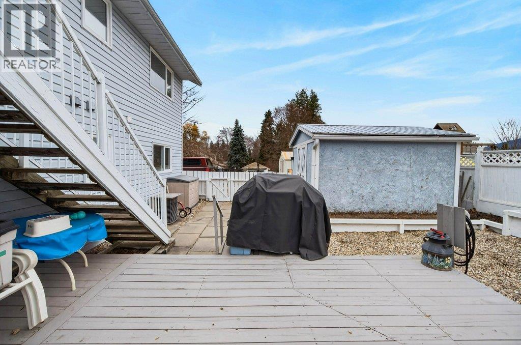 2090 14 Street SW, Salmon Arm