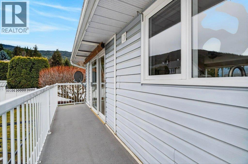 2090 14 Street SW, Salmon Arm