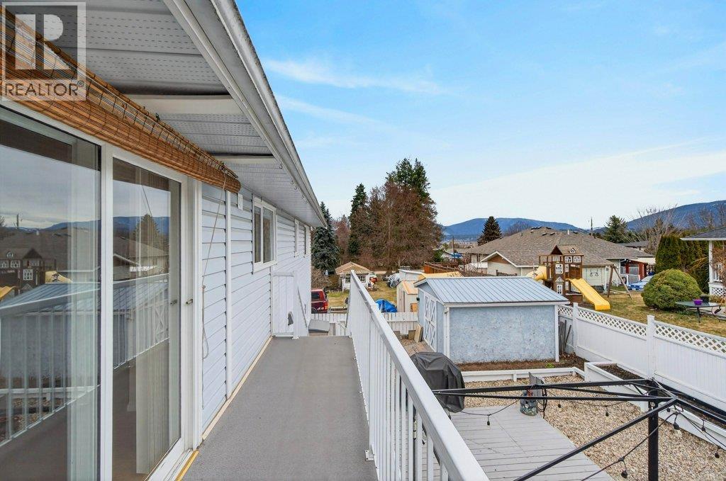 2090 14 Street SW, Salmon Arm