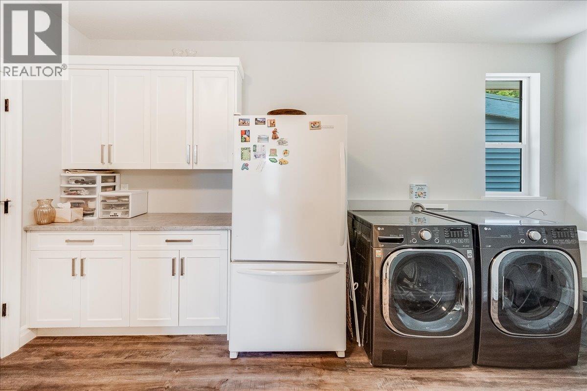 220 CHASE Road, Christina Lake