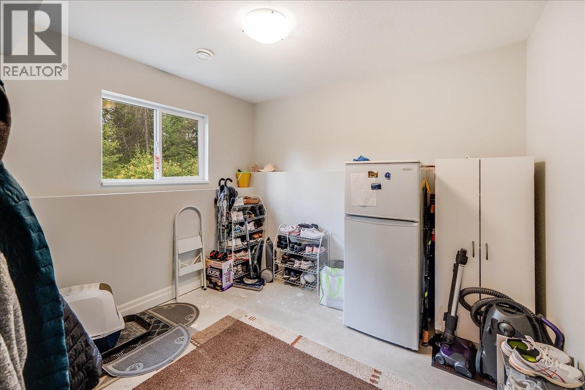 220 CHASE Road, Christina Lake