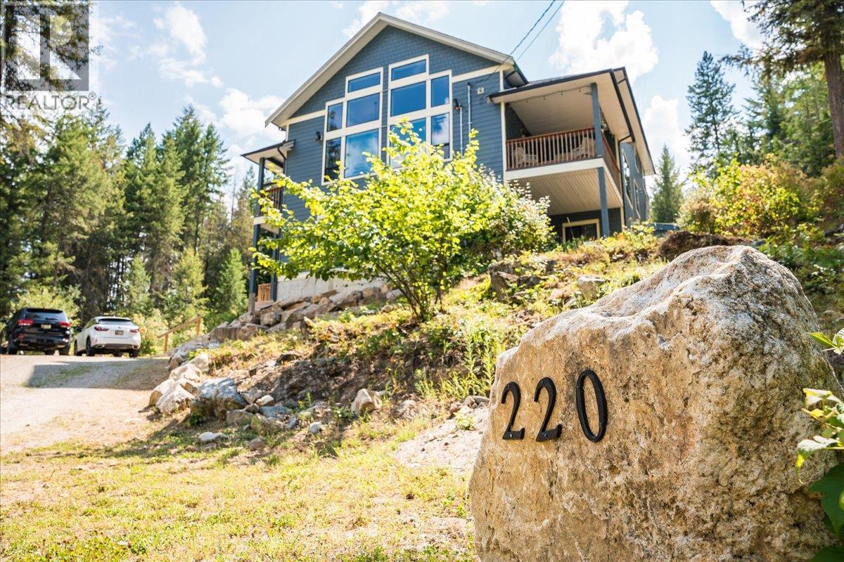 220 CHASE Road, Christina Lake