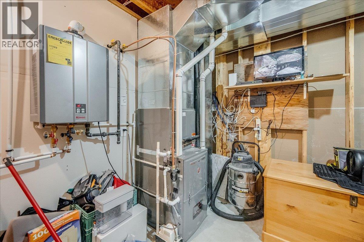 220 CHASE Road, Christina Lake