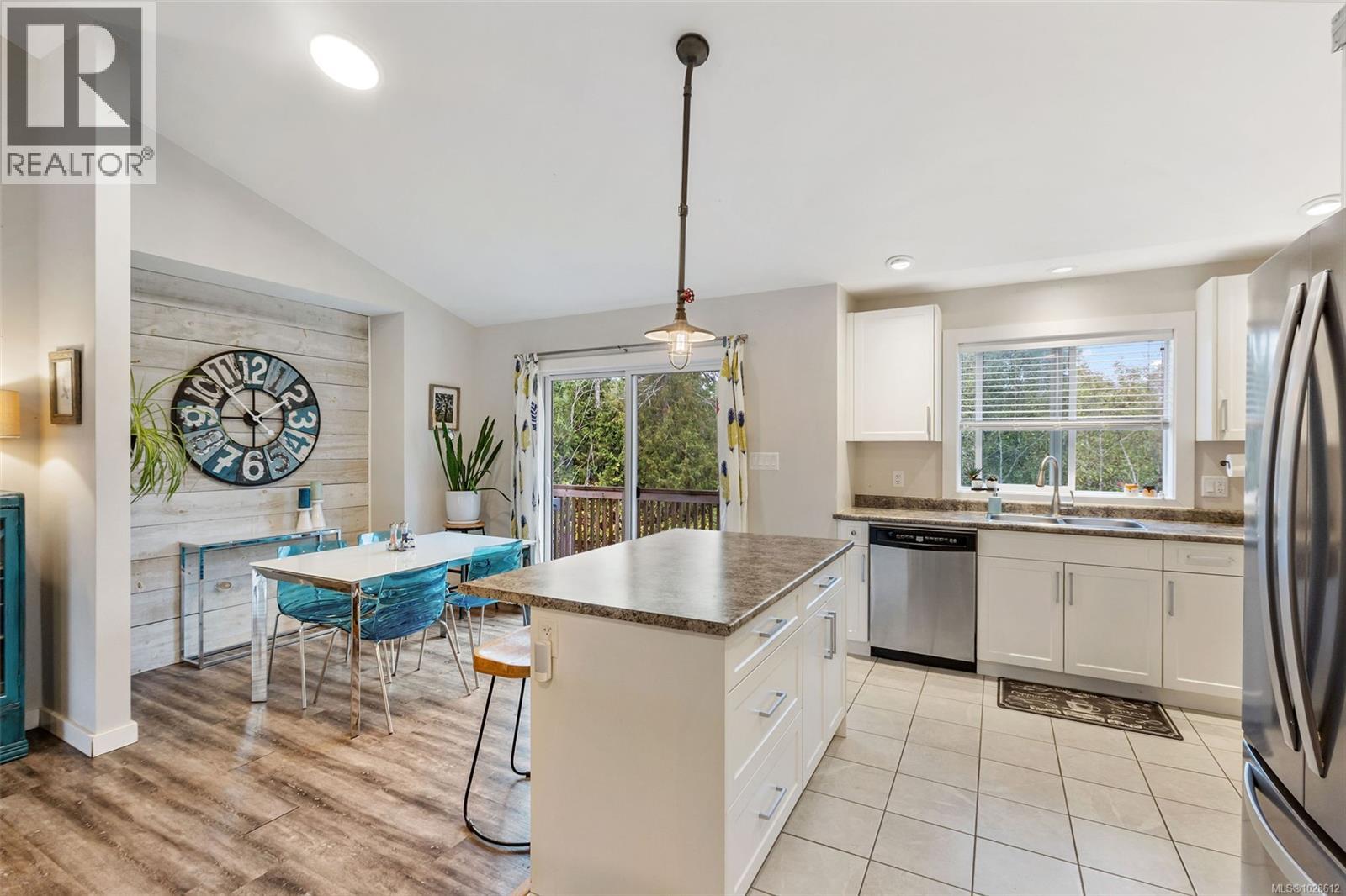 #9 1711 CHAPLIN ST - 5