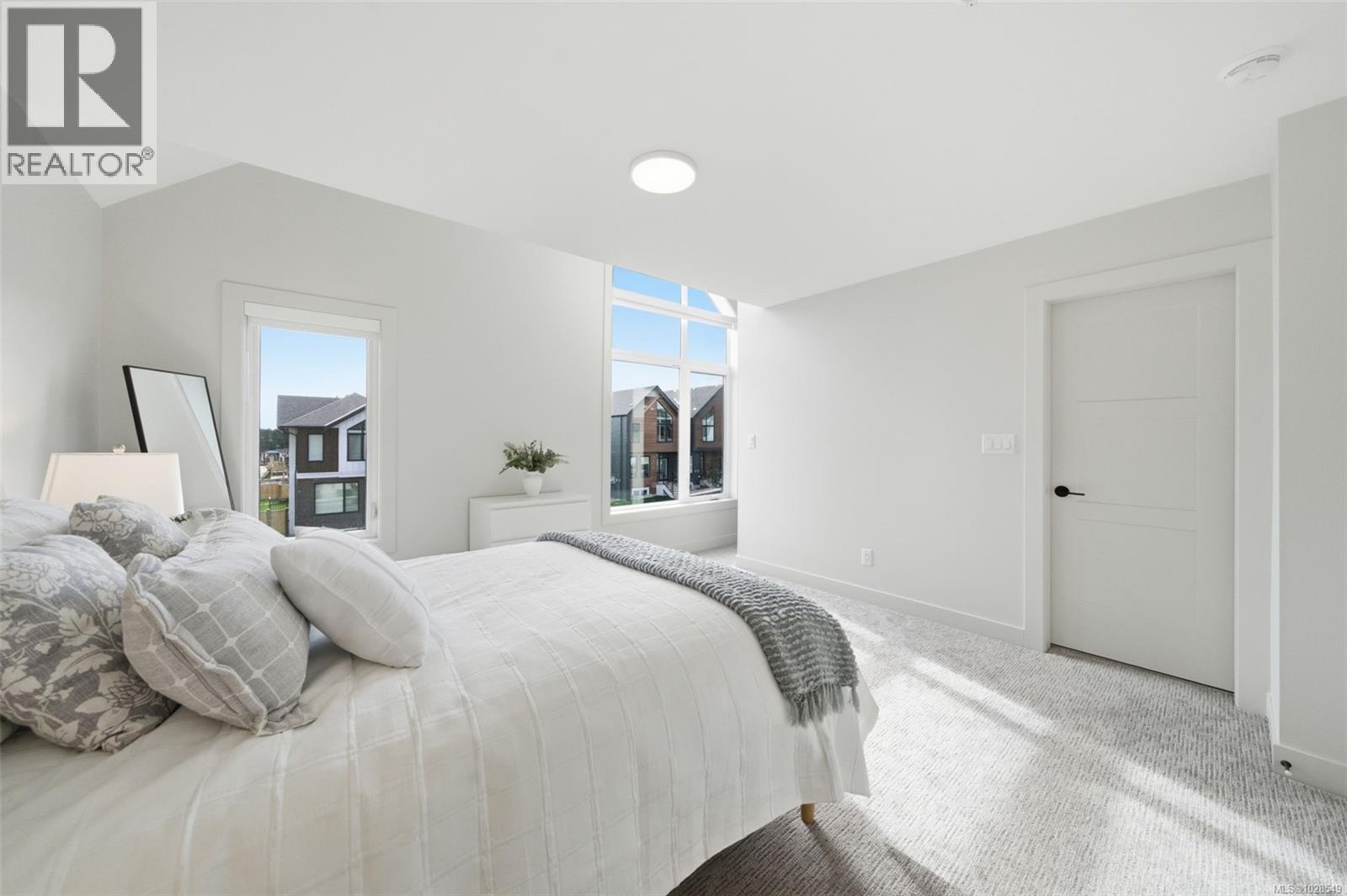 3718 PRODUCERS WAY - 16