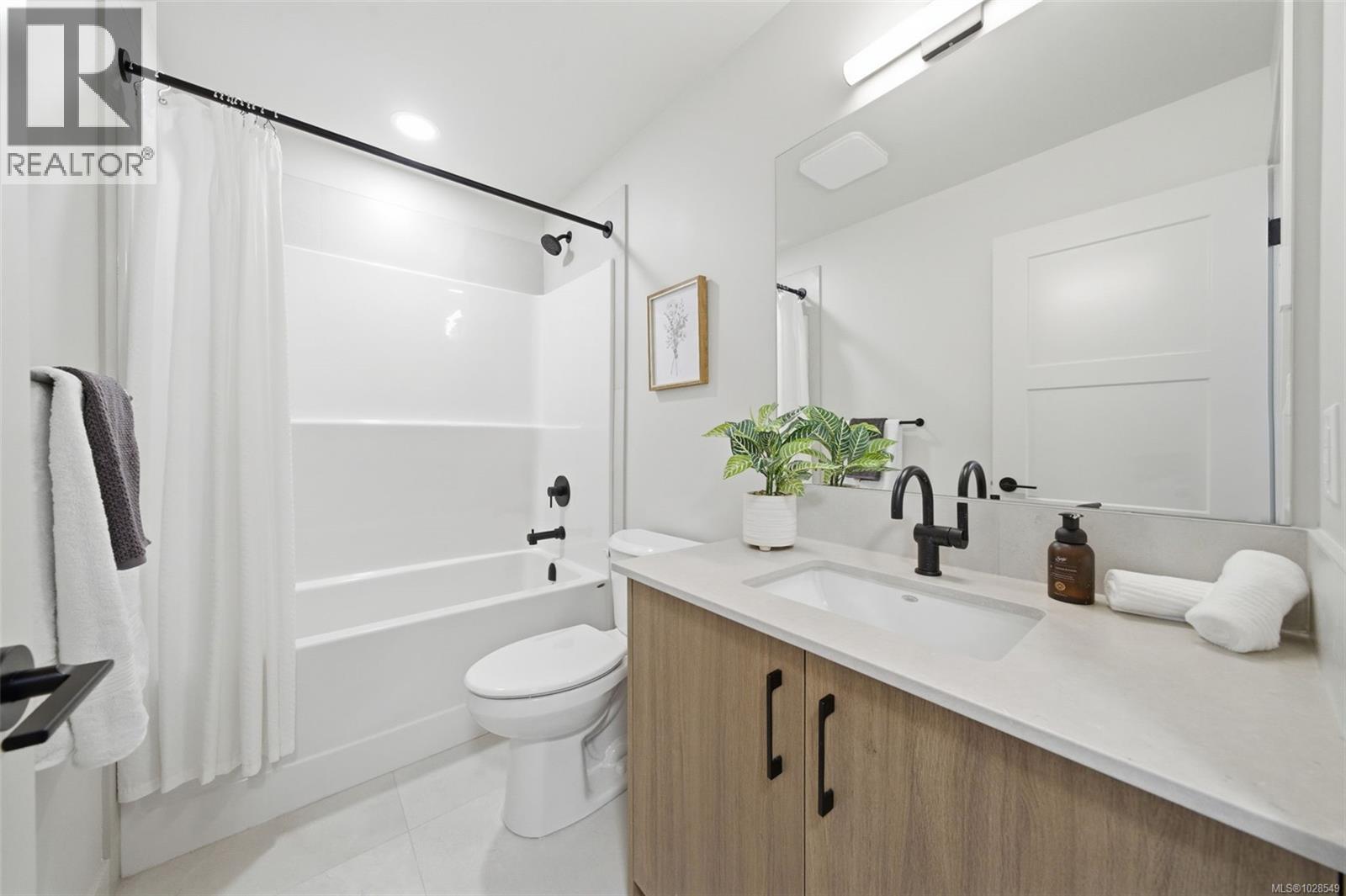 3718 PRODUCERS WAY - 23