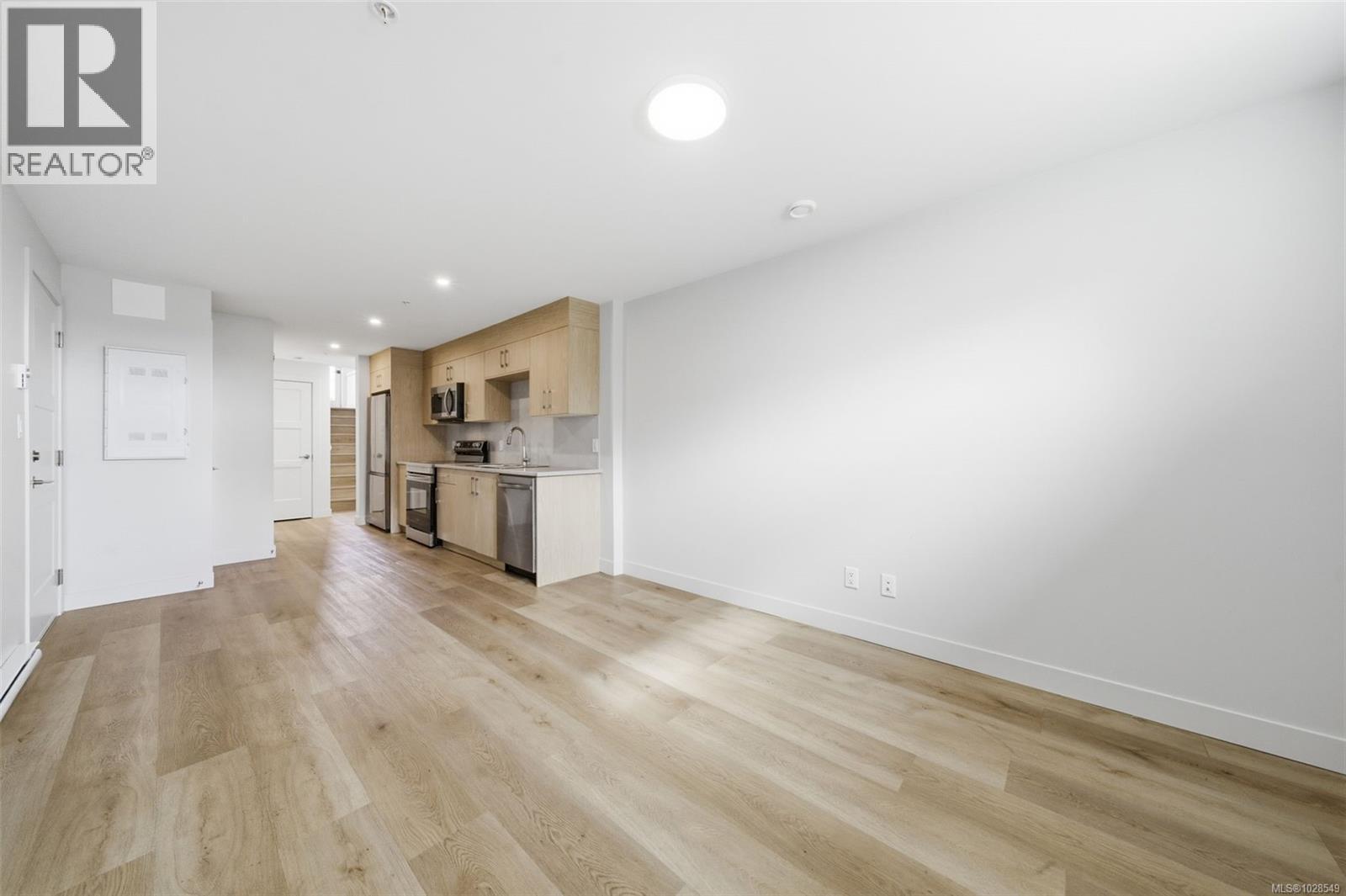 3718 PRODUCERS WAY - 31