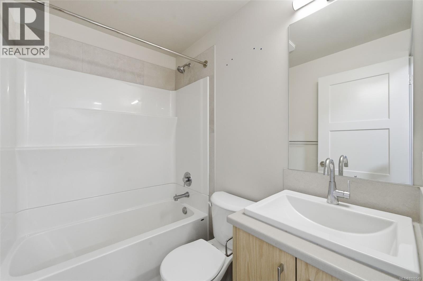 3718 PRODUCERS WAY - 32