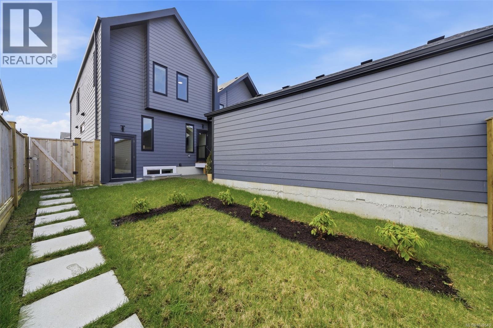 3718 PRODUCERS WAY - 40