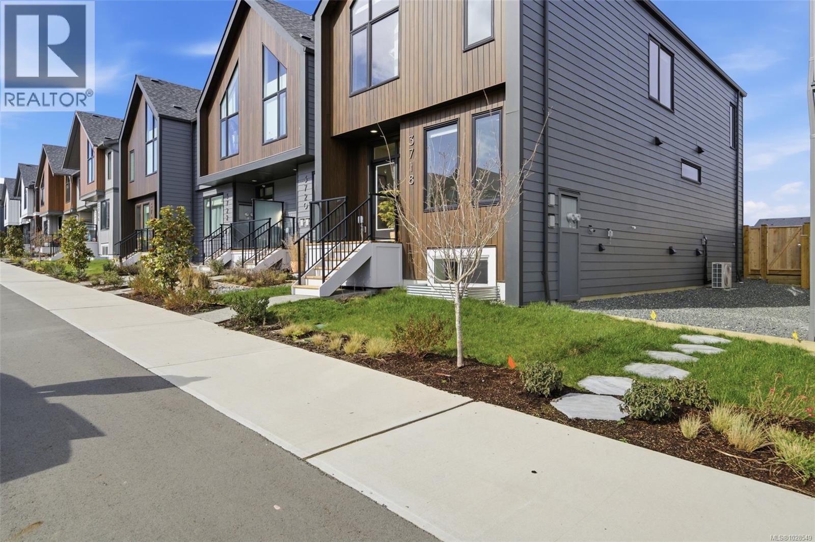 3718 PRODUCERS WAY - 51