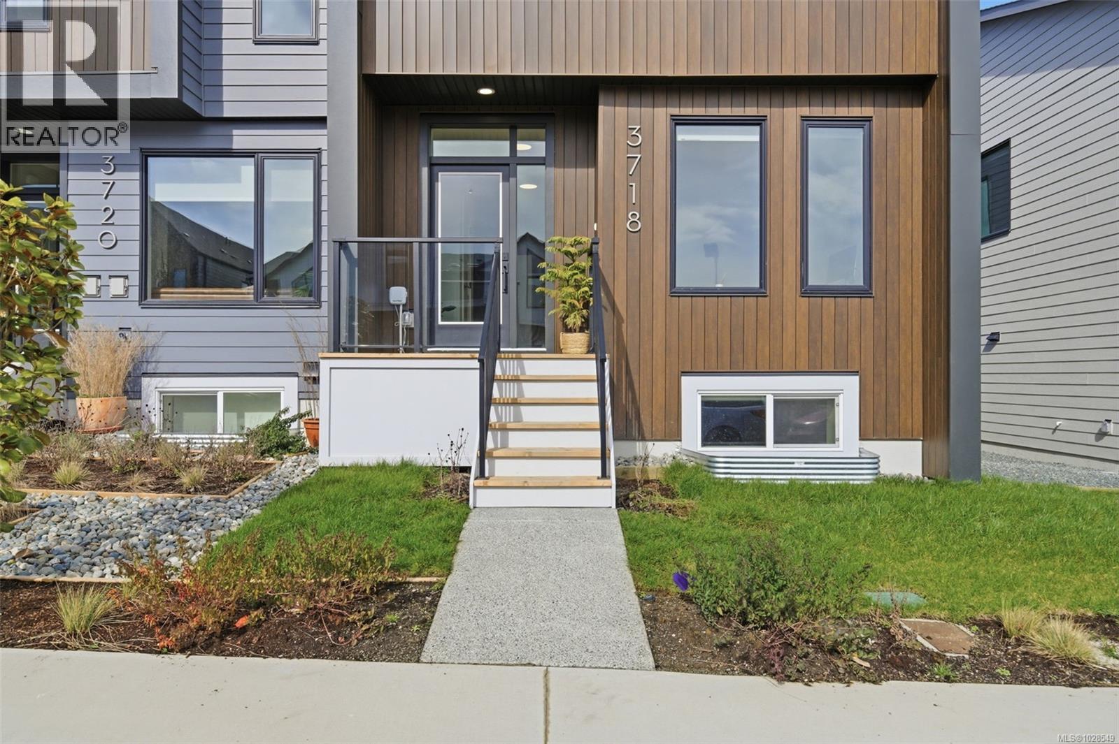 3718 PRODUCERS WAY - 52