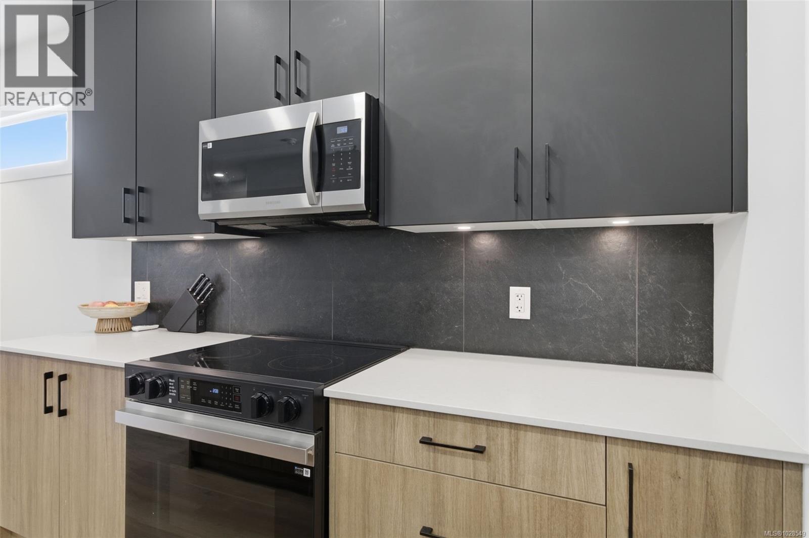 3718 PRODUCERS WAY - 8