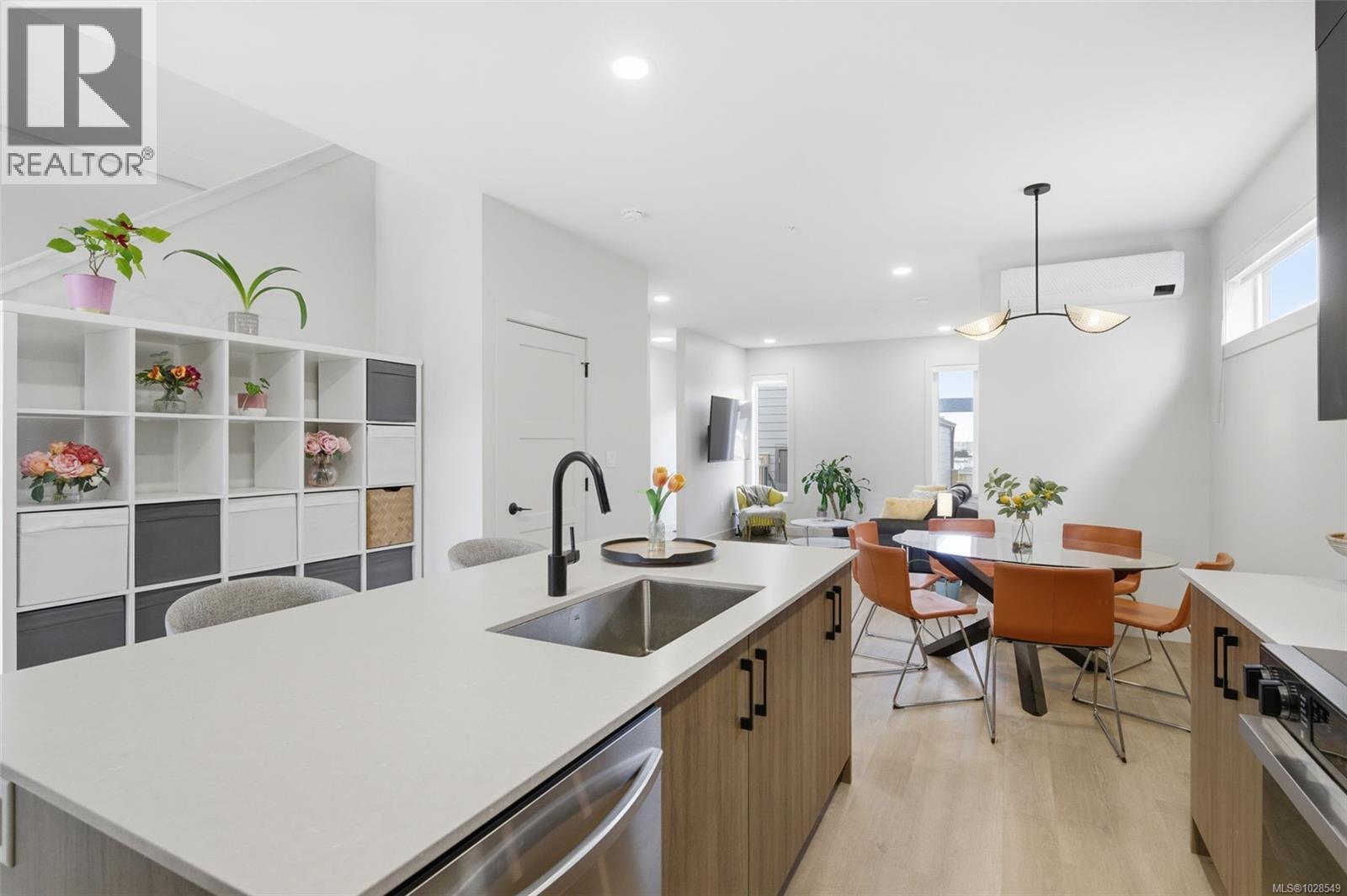 3718 PRODUCERS WAY - 9