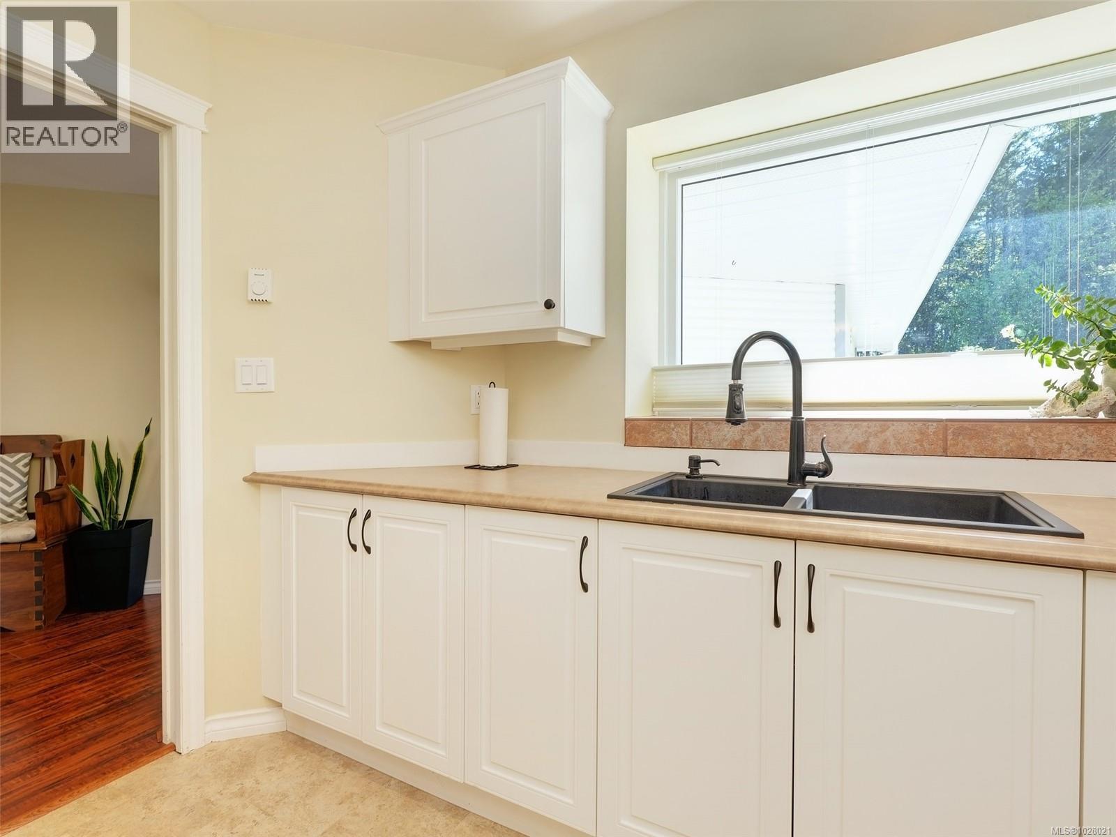  3528 Arbutus Drive South, Cobble Hill