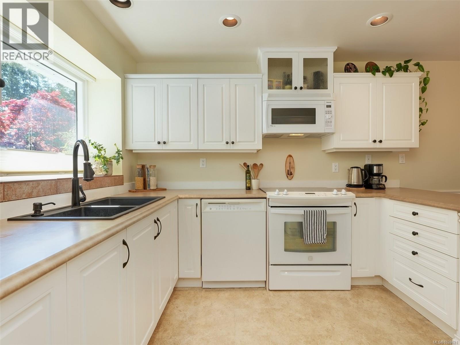  3528 Arbutus Drive South, Cobble Hill