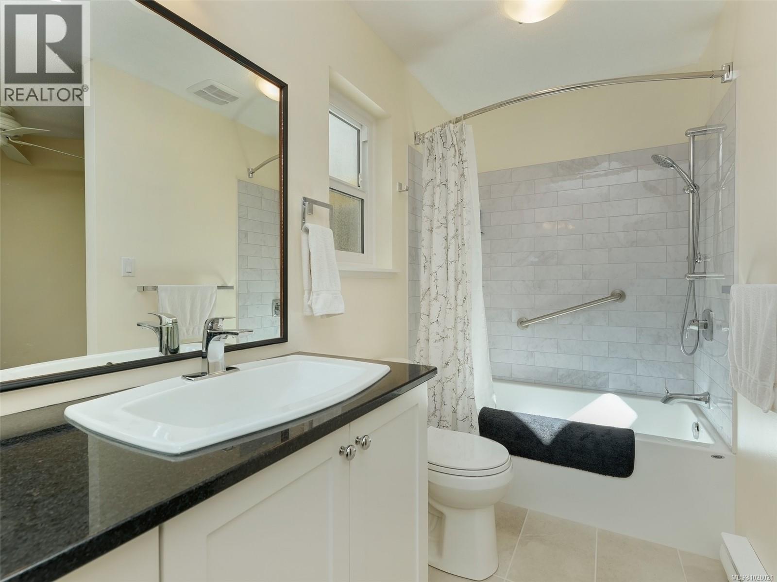  3528 Arbutus Drive South, Cobble Hill