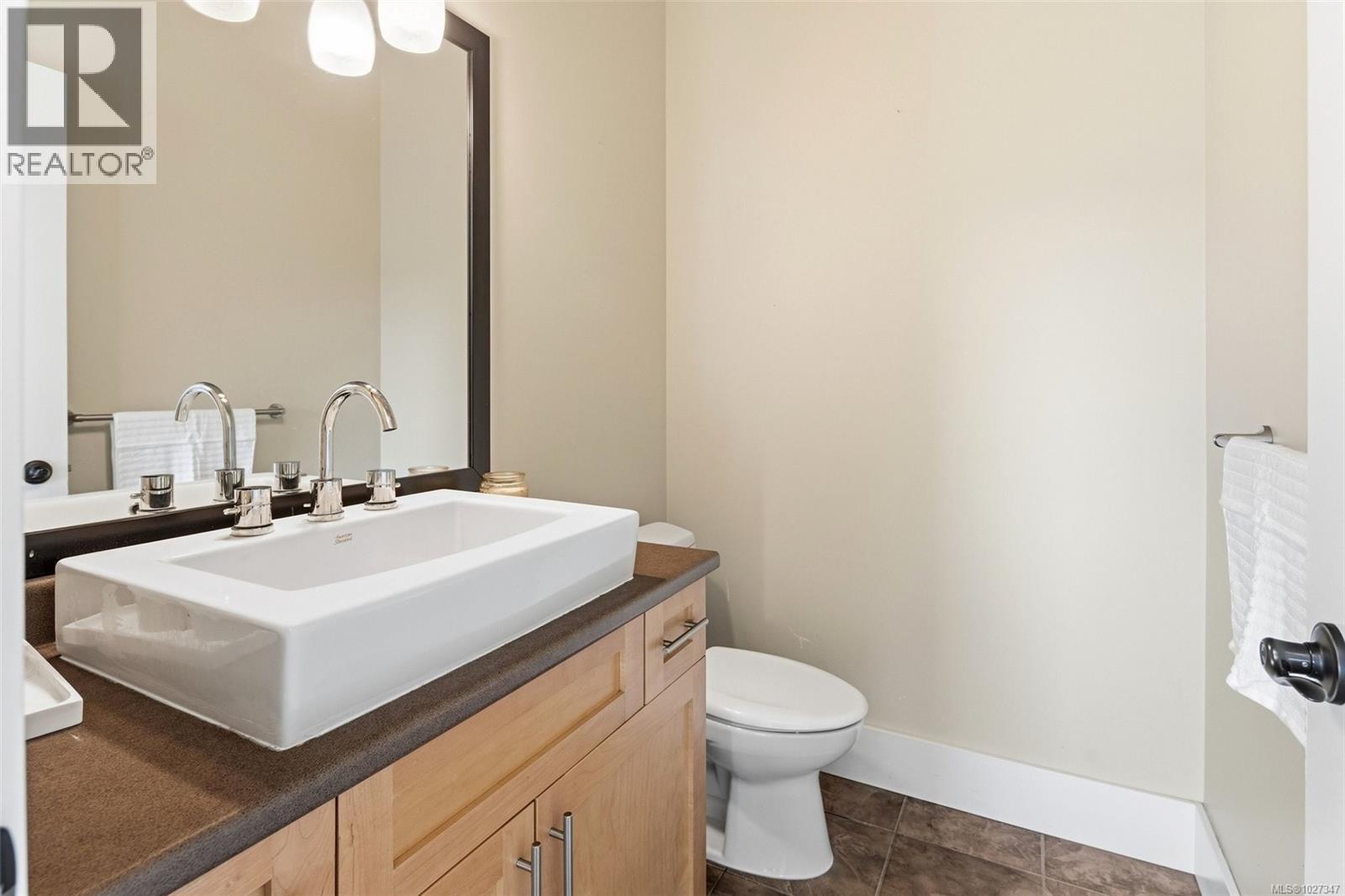 942 ARNGASK AVE - 18