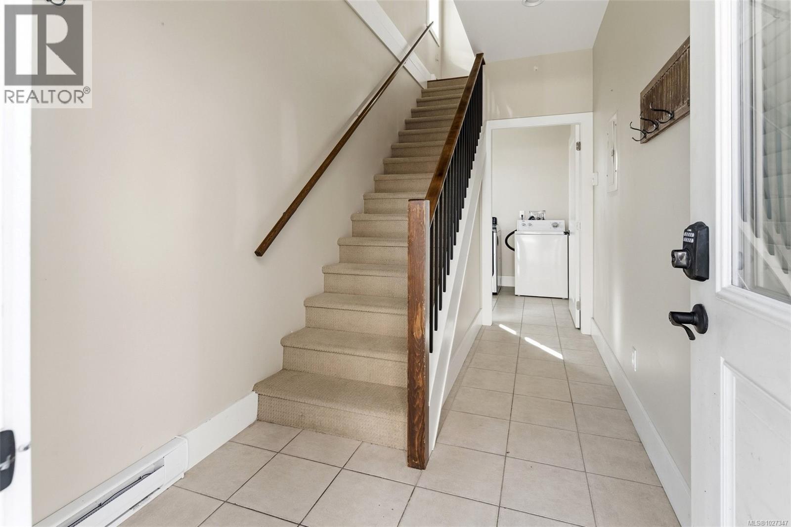 942 ARNGASK AVE - 32