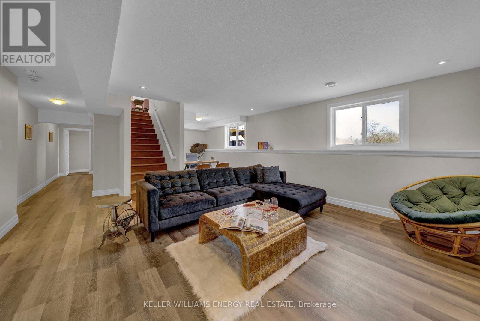 20858 LOYALIST PARKWAY, Prince Edward County (Ameliasburg Ward), Ontario