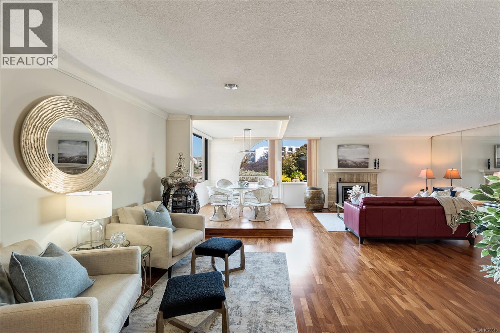 #201 640 Montreal St - 14