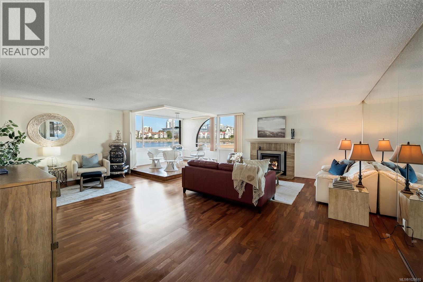 #201 640 Montreal St - 19
