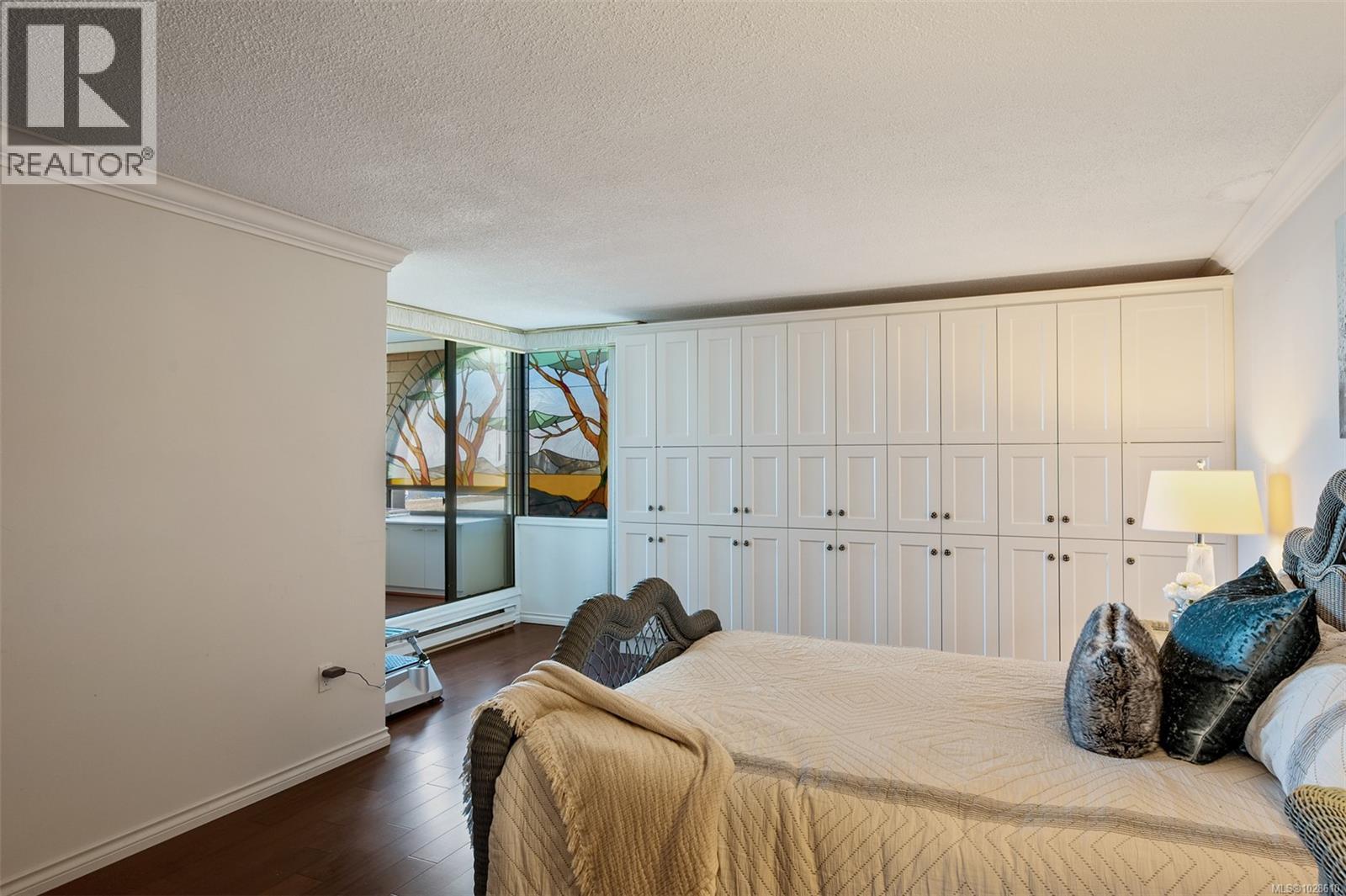 #201 640 Montreal St - 29