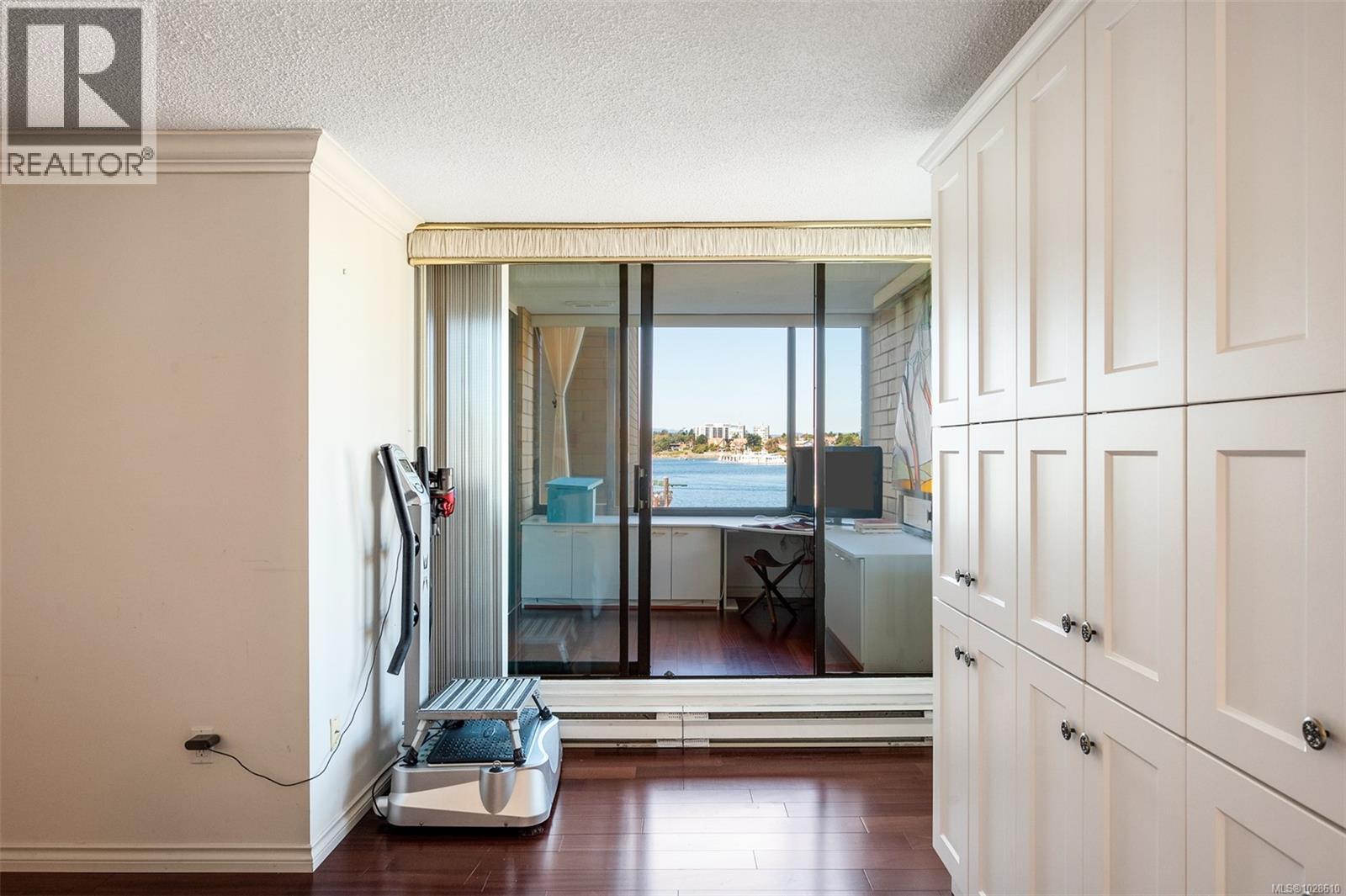 #201 640 Montreal St - 30