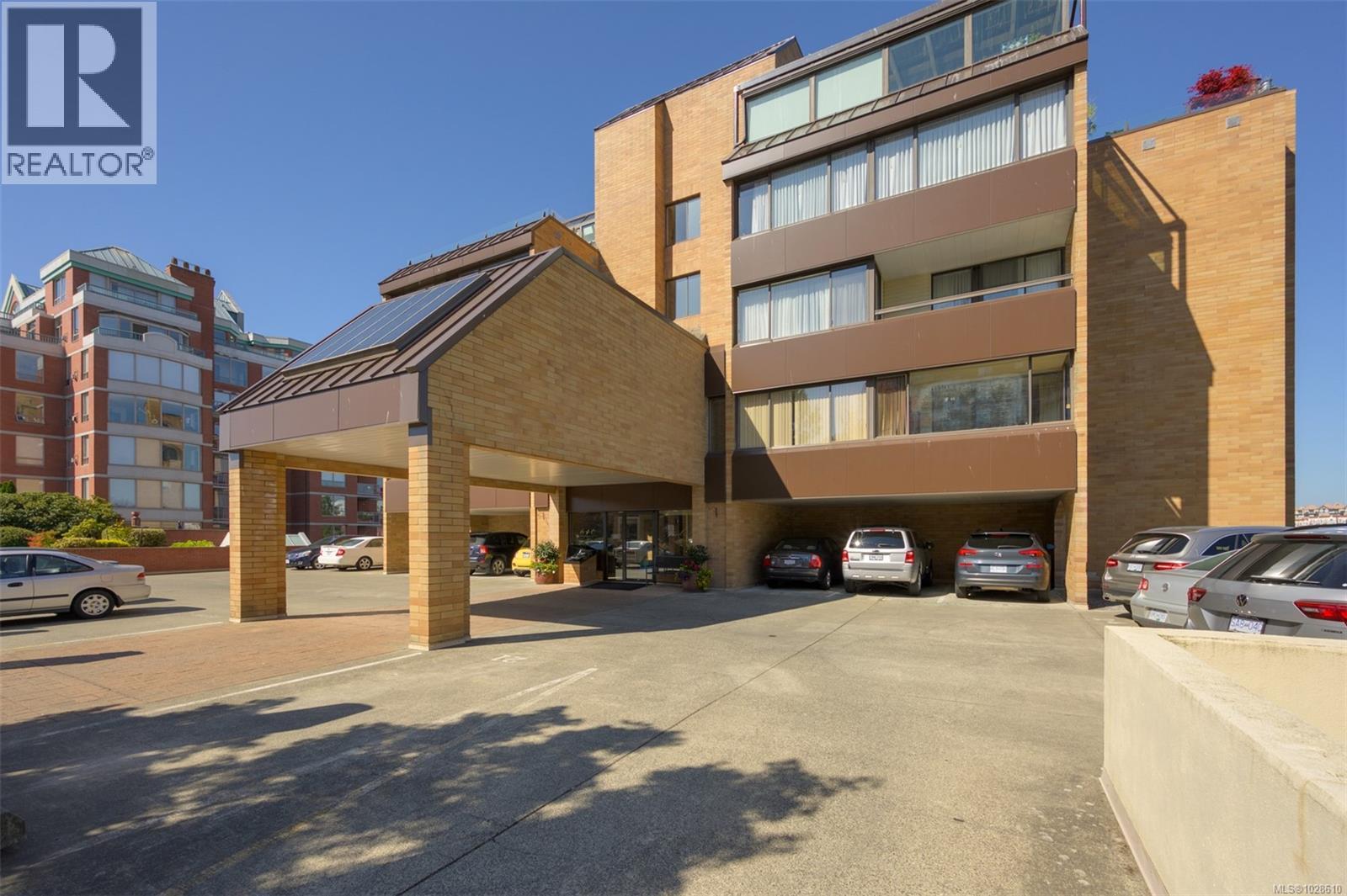 #201 640 Montreal St - 2
