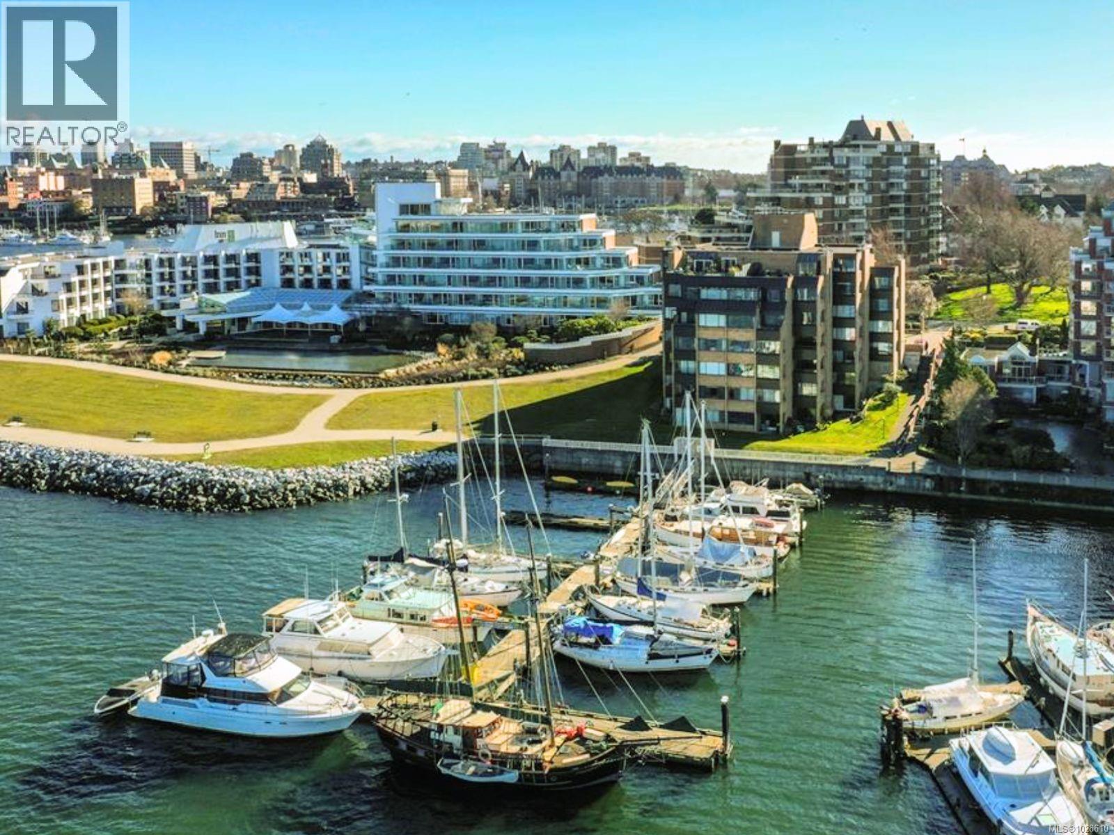 #201 640 MONTREAL ST - 4