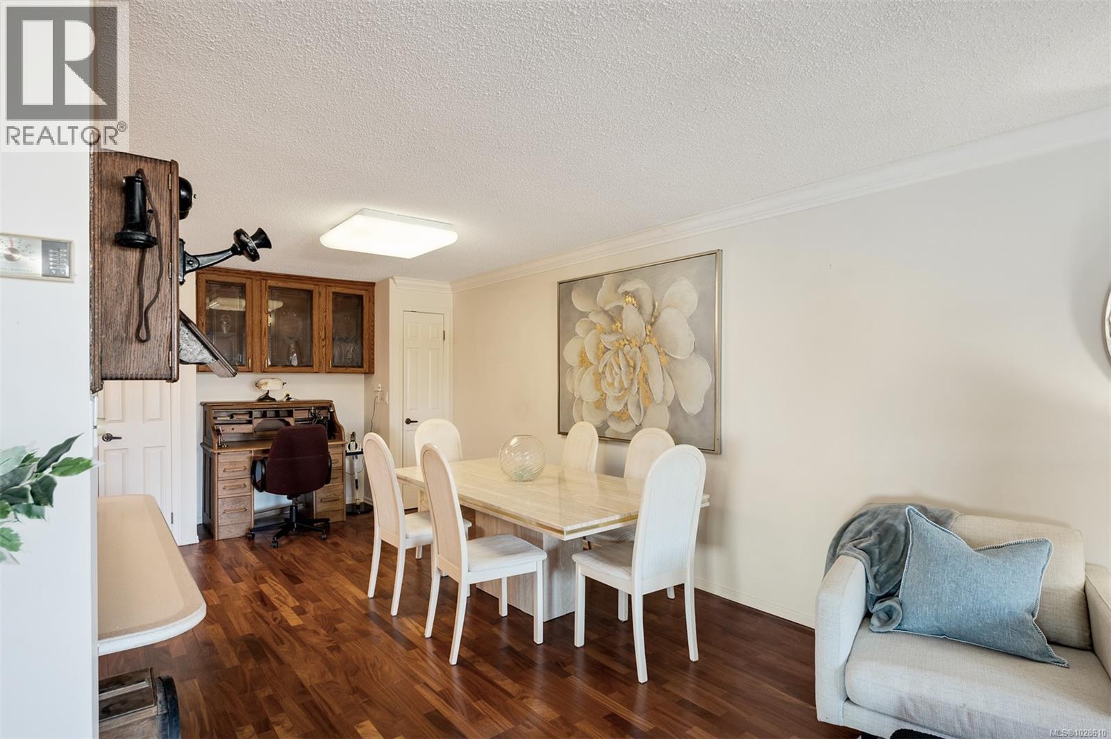 #201 640 Montreal St - 25