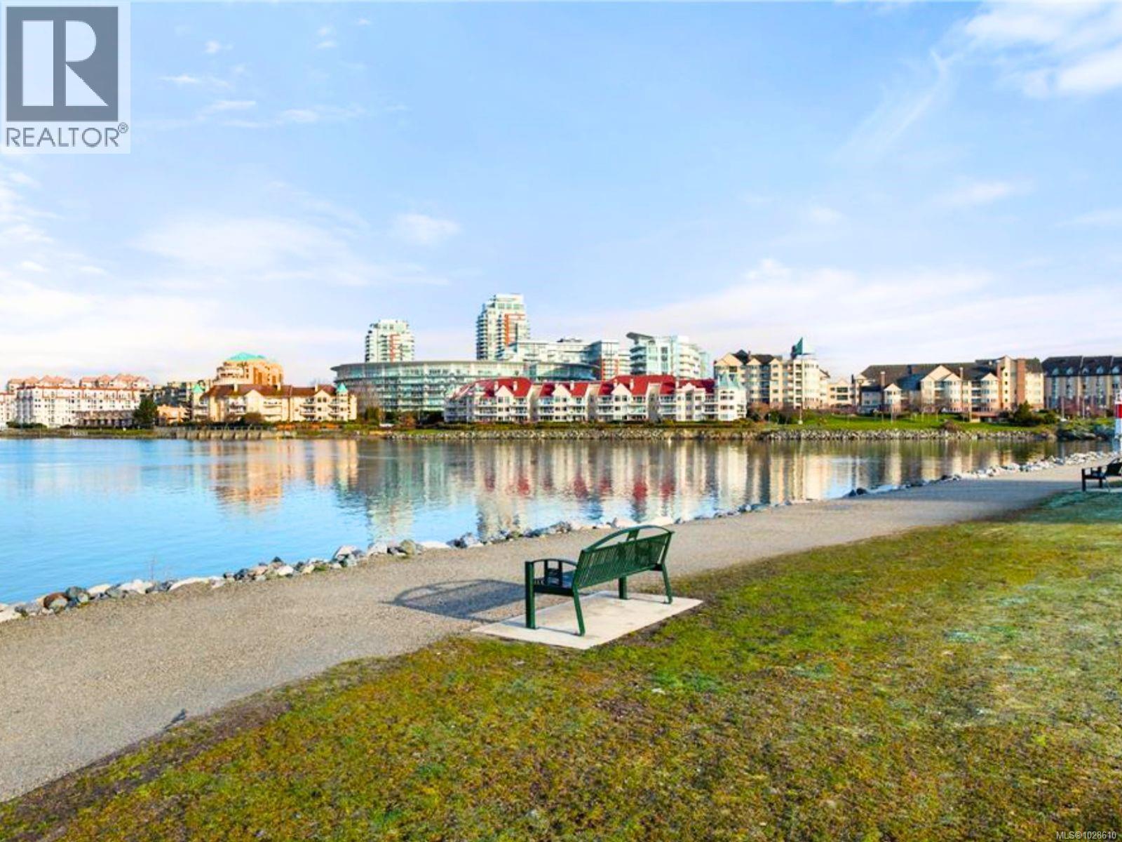 #201 640 Montreal St - 58