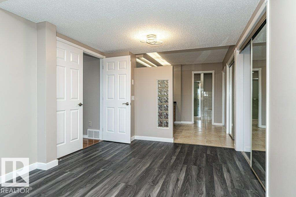 1051 109 ST NW - 23