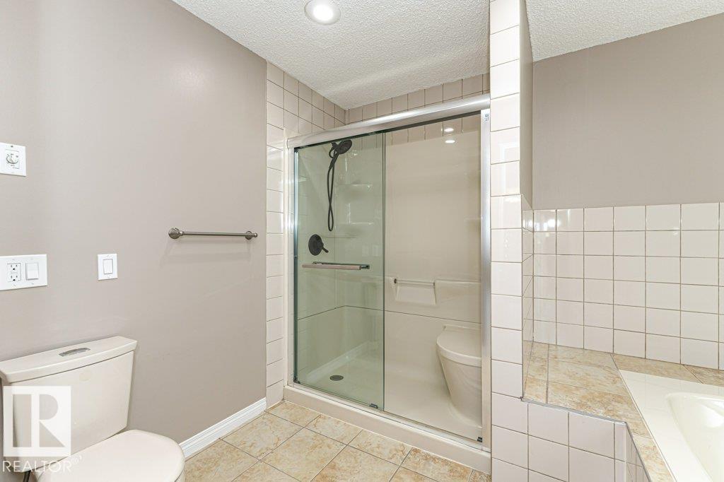 1051 109 ST NW - 30